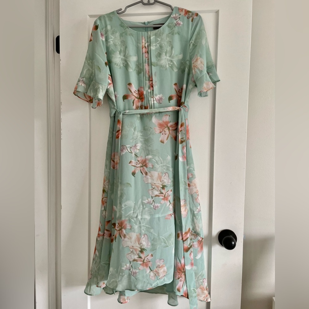 Floral dress from Jacqui E. Size 10!